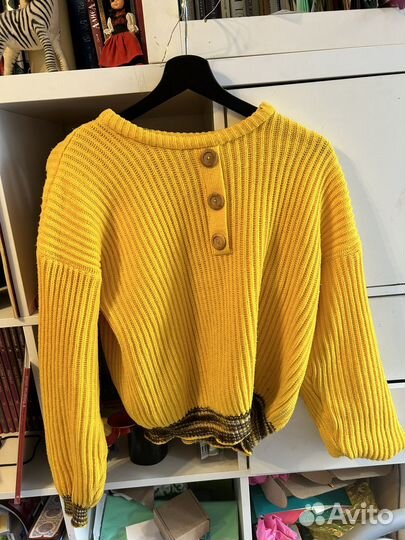 Свитер женский