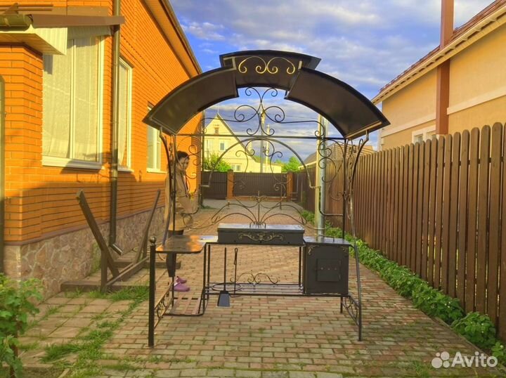 Кованый мангал с крышей купить