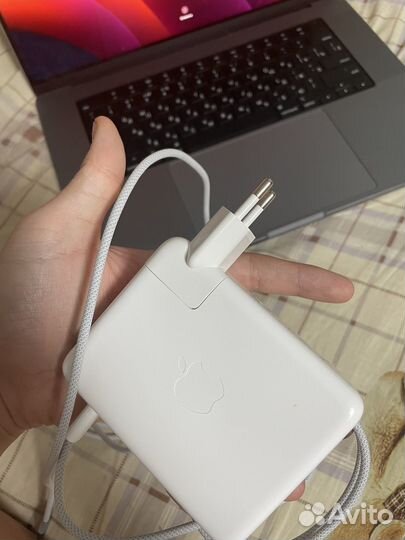 Macbook pro 16 m2 512 gb