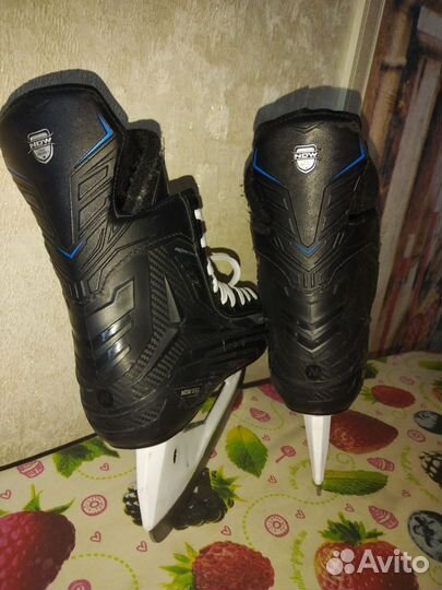 Коньки хоккейные