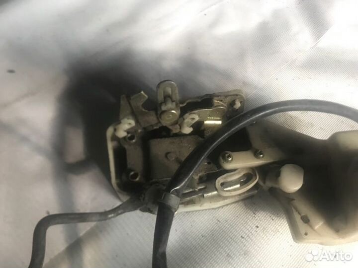 Замок двери передний правый Honda Odyssey RA3 F23A