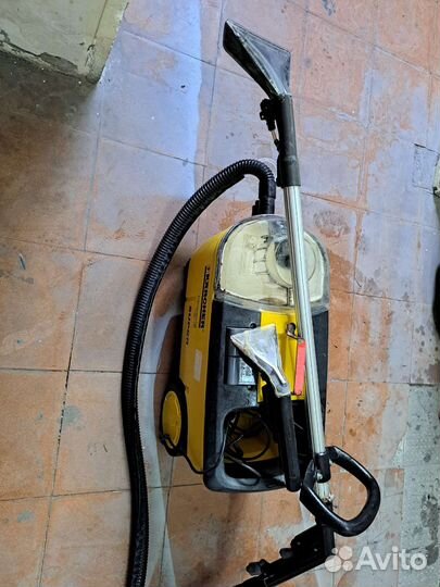 Моющий пылесос Karcher puzzi 10 1