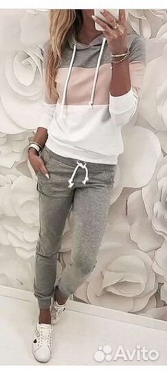 Спортивный костюм из тонкого трикотажа