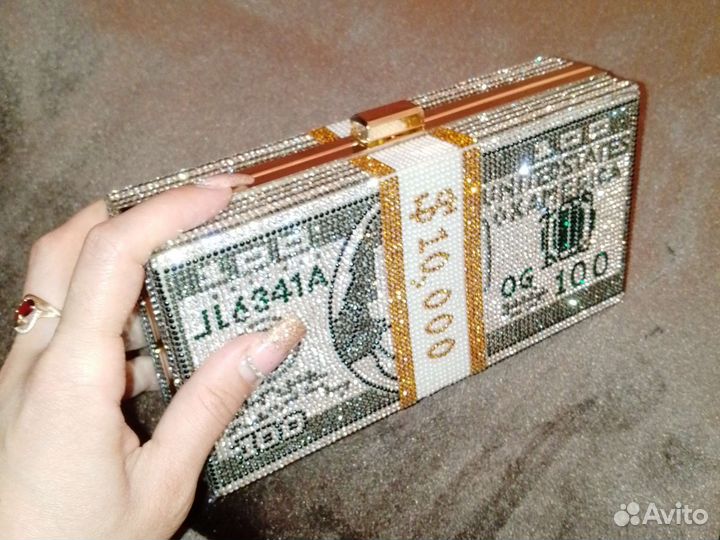Клатч в стразах