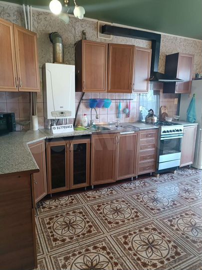 Дом 180 м² на участке 9 сот.