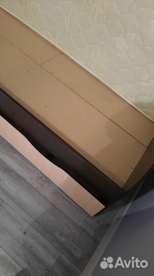 Кровать