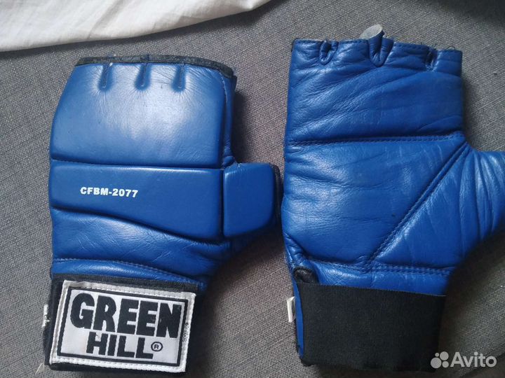 Боксерские перчатки