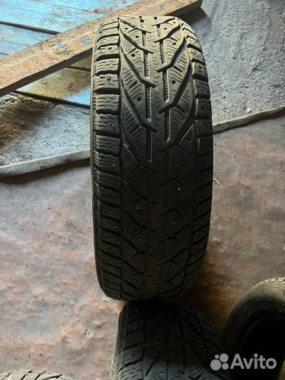 Tigar Ice 215/55 R17