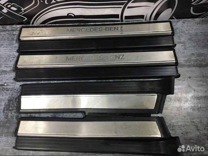 Внутренние накладки порогов Mercedes-Benz W140
