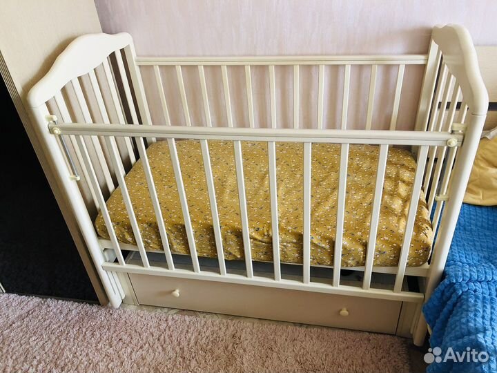 Детская кровать с пеленальным комодом