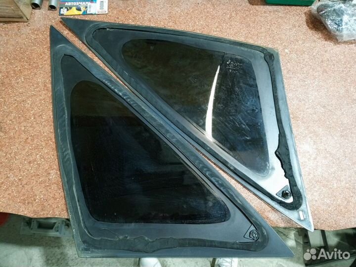 Стекло глухое Ford Focus