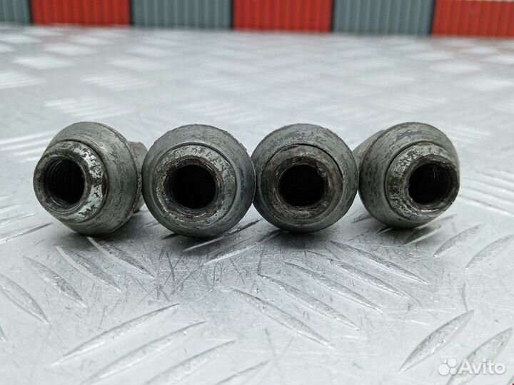 Болт Ford Fusion рест. 2006