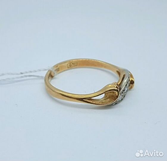 Кольцо с природным камнем Золото