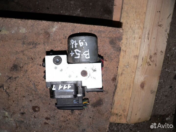 Блок абс Фольксваген Ауди 8E0614111T