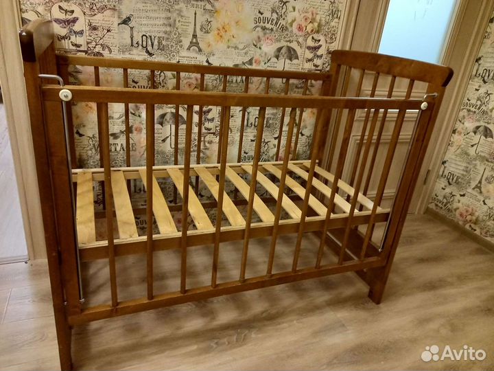 Детская кроватка