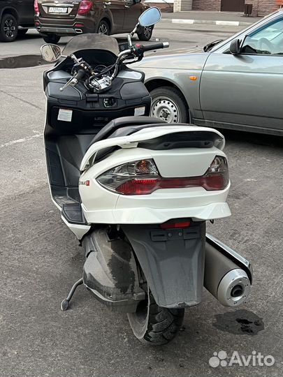 Suzuki SkyWave 250 Максискутер