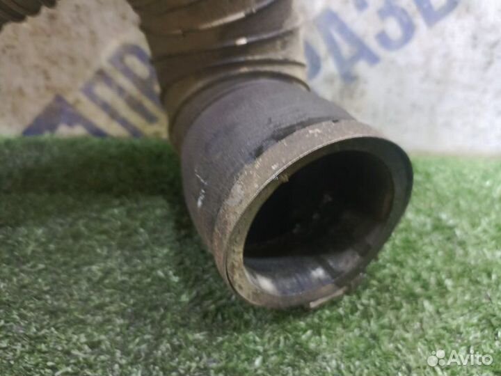 Патрубок интеркулера правый Mercedes-Benz Clk 230