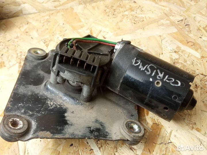 Моторчик переднего дворника Mitsubishi Carisma