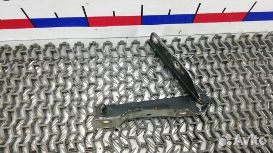 Петля капота ssang yong rexton 1 (74P25D502)