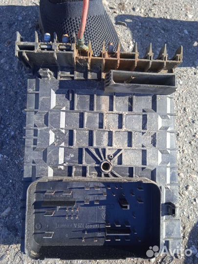 Блок предохранителей Volkswagen Jetta