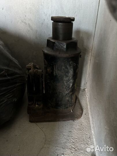 Домкрат гидравлический