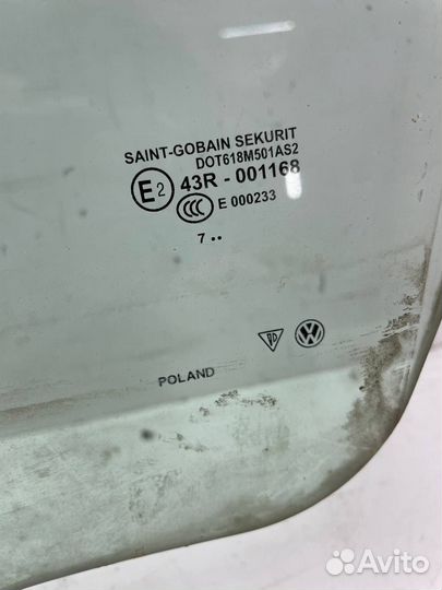 Стекло двери переднее левое VW Touareg 1 7L
