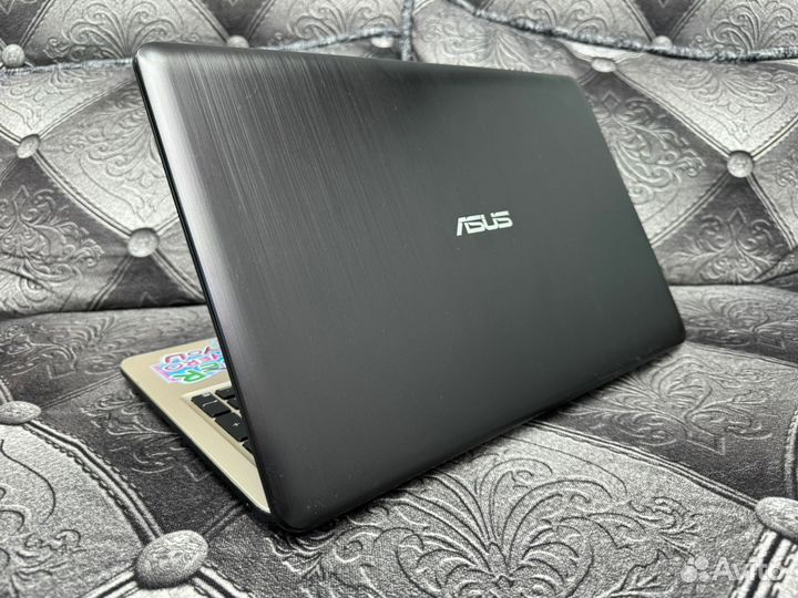 Ноутбук Asus K540 на Core i3 c GeForce 920m