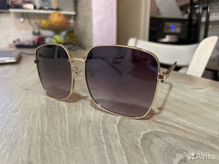 Очки солнцезащитные