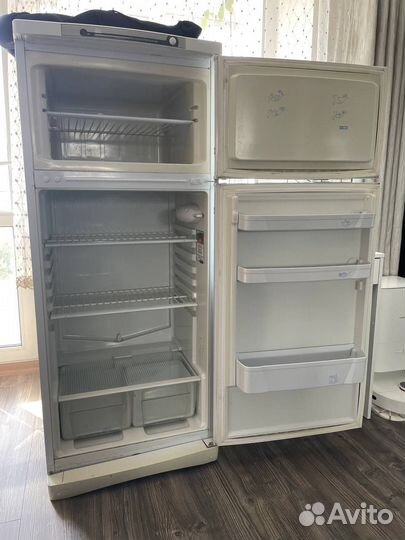 Холодильник indesit st145.028