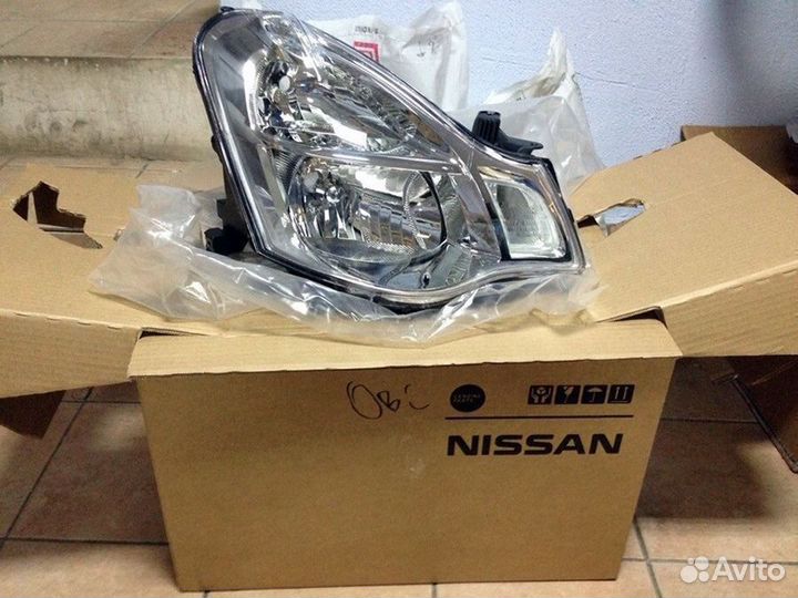 Фара передняя правая Ниссан Альмера g15 2012 - нв