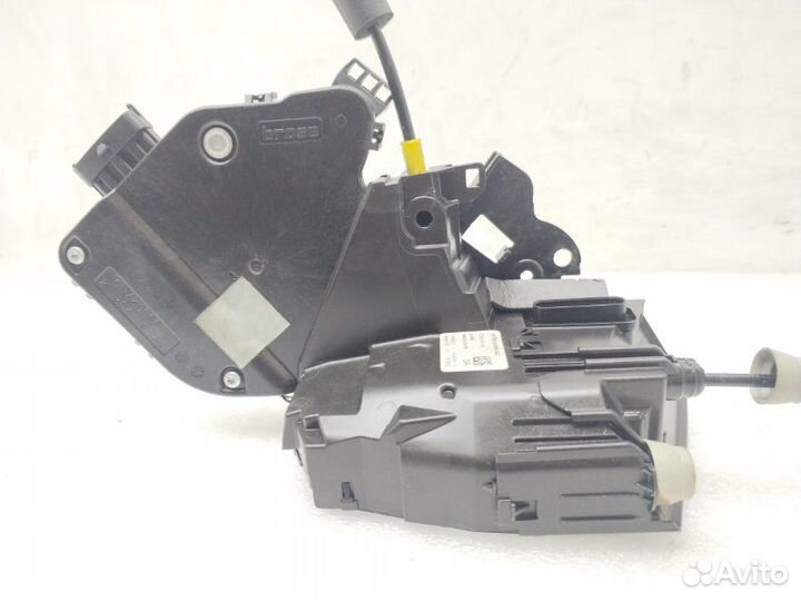 Замок двери задний левый Land Rover Discovery 5