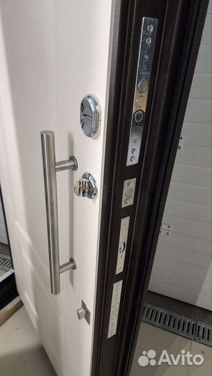 Входная металлическая термо дверь