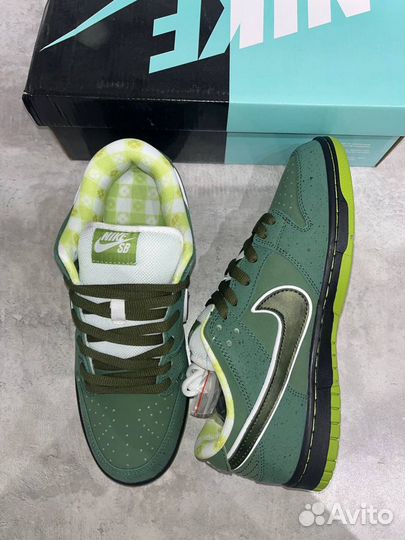 Nike SB Dunk Low Green Lobster