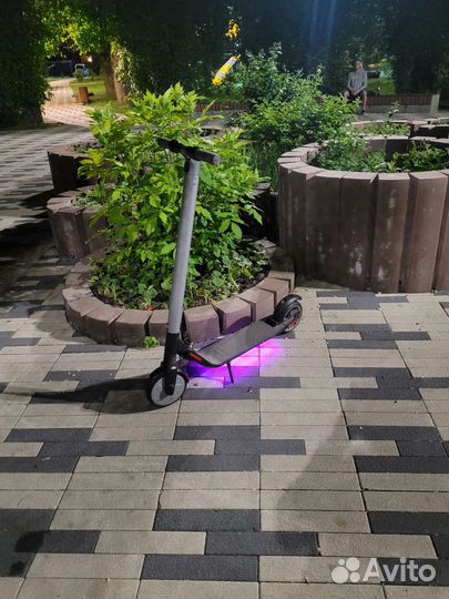 Электро самокат Ninebot Segway ES4