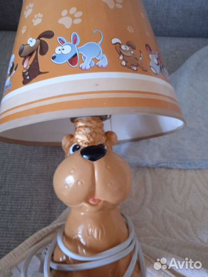 Люстра переключается на дистанционке и святиль