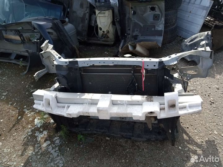 Передняя панель (ноускат) nissan almera Sylphy g15