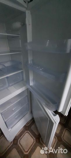 Холодильник indesit