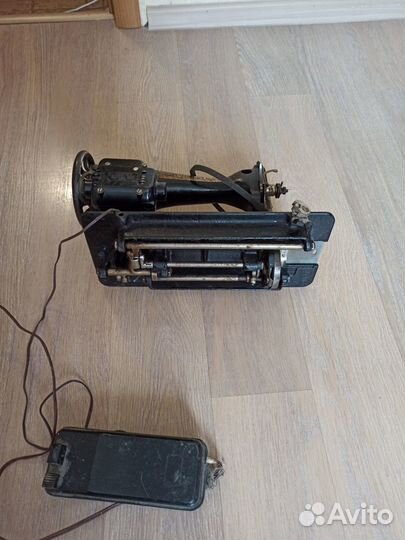 Швейная машина Singer