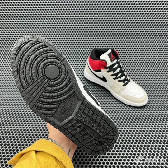 Кроссовки Nike Air Jordan 1 Retro High