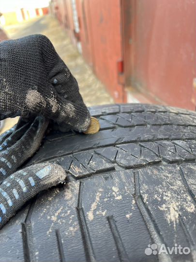 Bridgestone Dueler H/T 275/50 R22