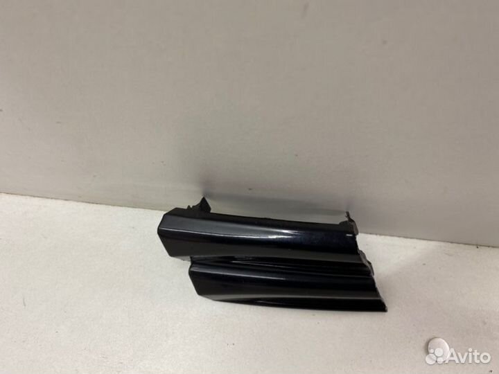 Заглушка буксировочная передняя Toyota Camry V70