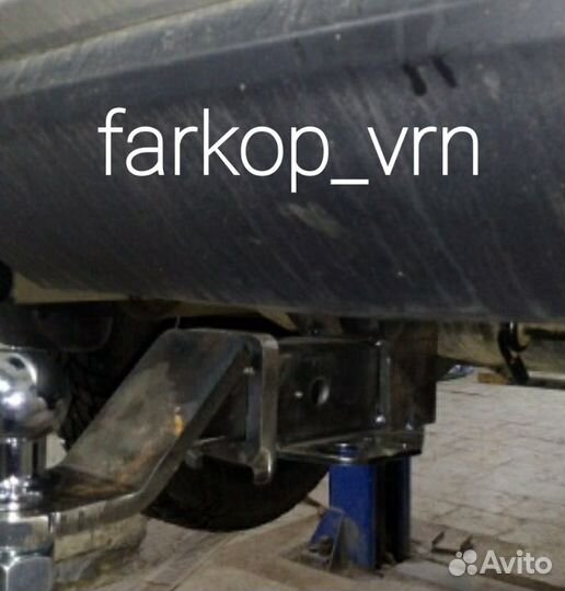 Фаркоп с шаром Е для Рено Достер