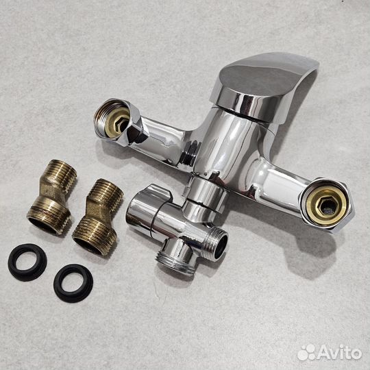 Смеситель с душем для ванной