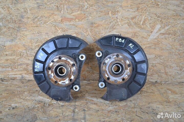 Кулак поворотный передний Volkswagen Passat B6