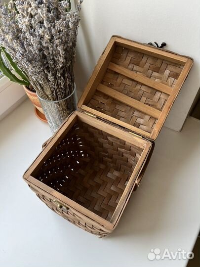 Плетёный лорец шкатулка корзина