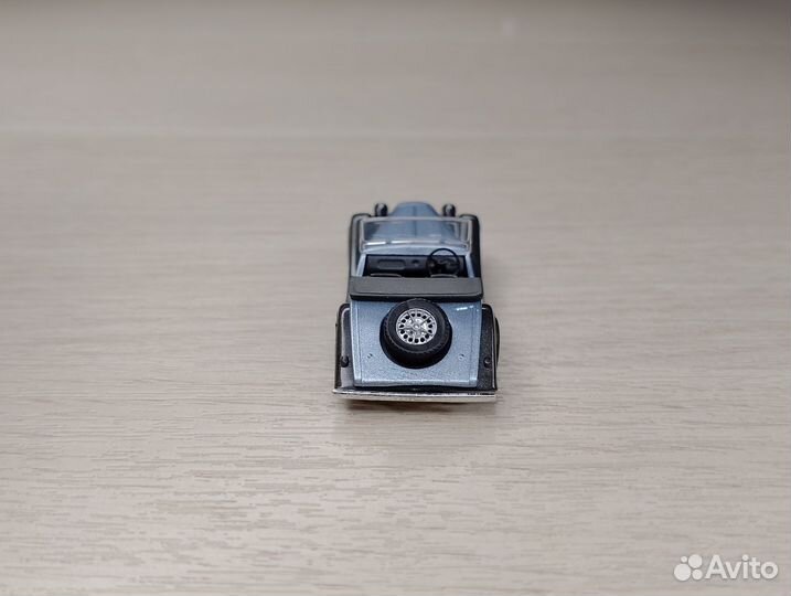 A27.1) Morgan Plus 8 (1968-2004) бедно-синий