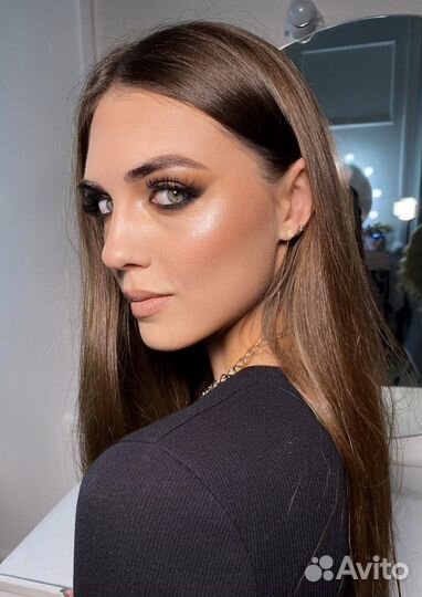 Модель на макияж, причёску