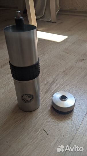 Кофемолка ручная жерновая Rhinowares