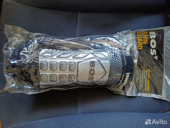 Щитки футбольные взрослые