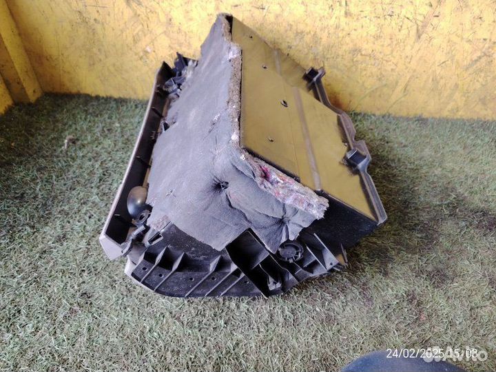 Бардачок Mercedes-Benz C- Class W203 M111.955 2003